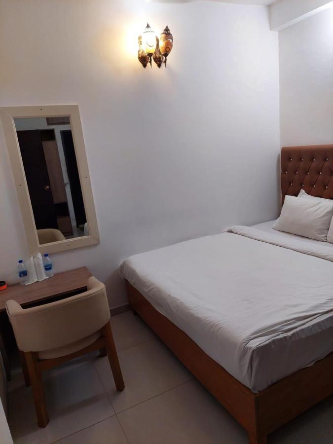 Hotel Blue Castle Dhaka Esterno foto
