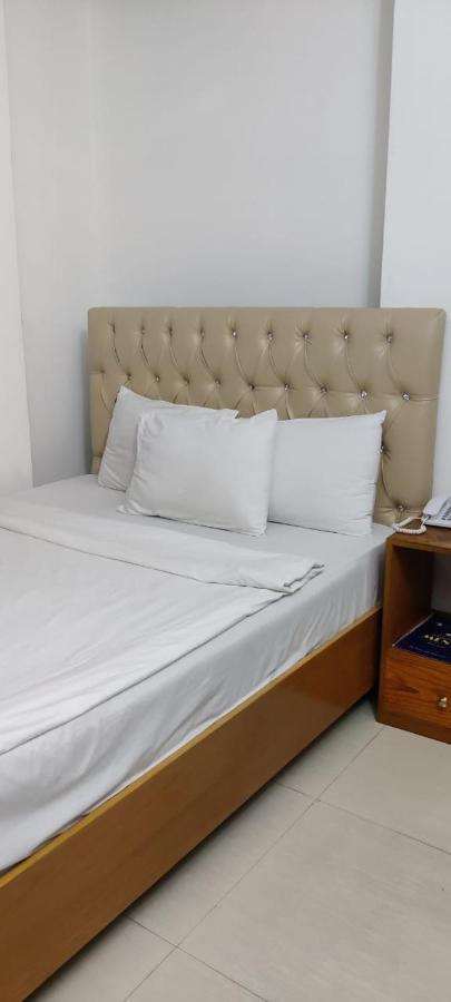 Hotel Blue Castle Dhaka Esterno foto