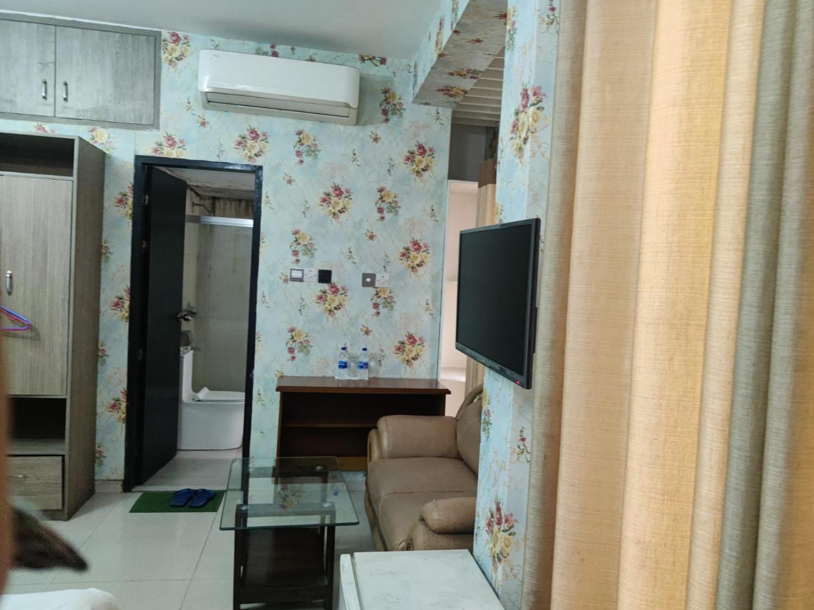 Hotel Blue Castle Dhaka Esterno foto