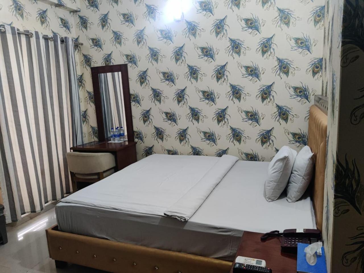 Hotel Blue Castle Dhaka Esterno foto