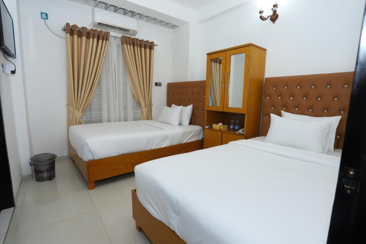 Hotel Blue Castle Dhaka Esterno foto