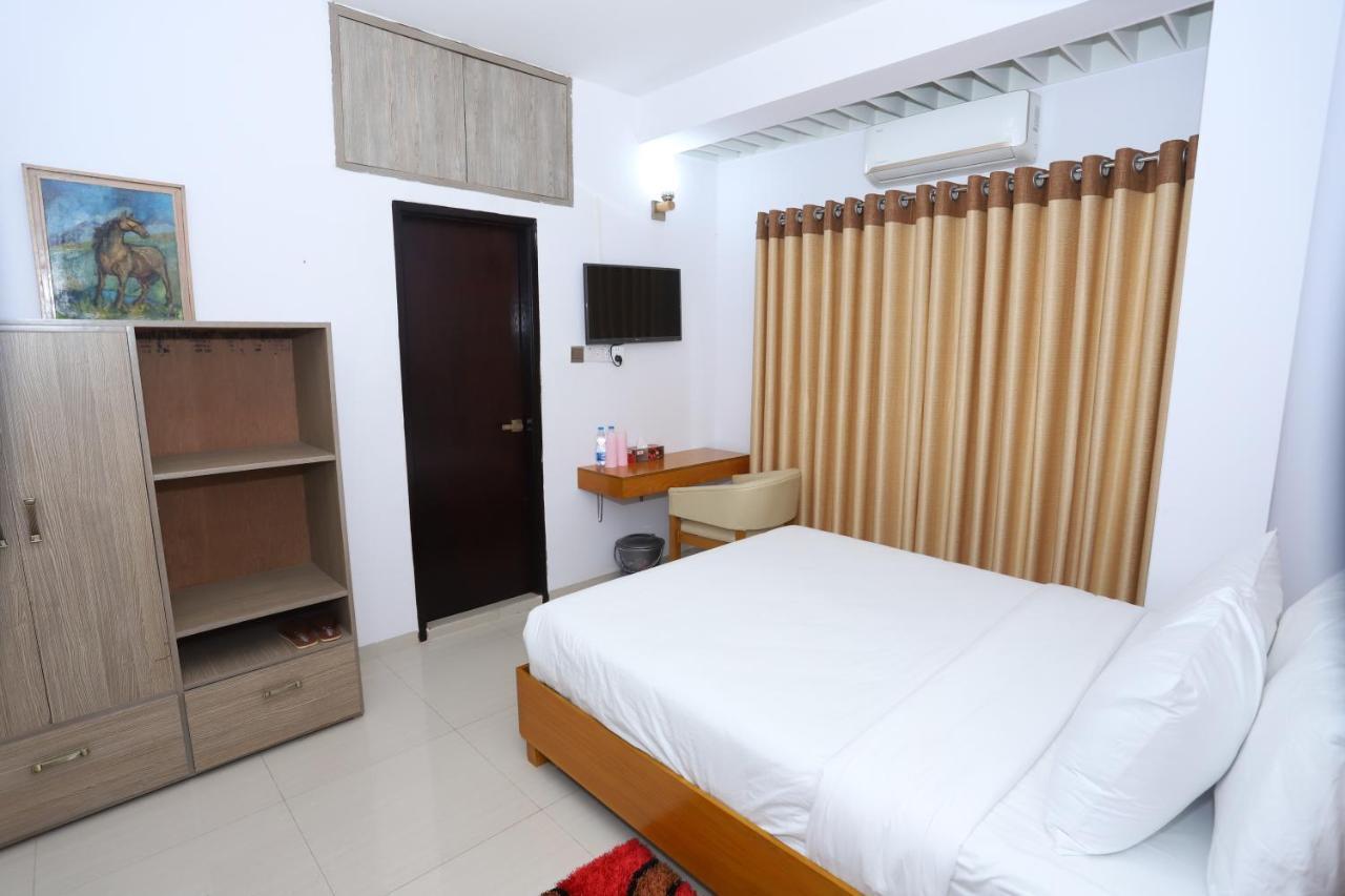 Hotel Blue Castle Dhaka Esterno foto