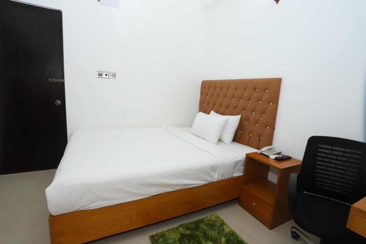 Hotel Blue Castle Dhaka Esterno foto